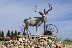 Leader-Wildlife-Sculptures-Mule-Deer
